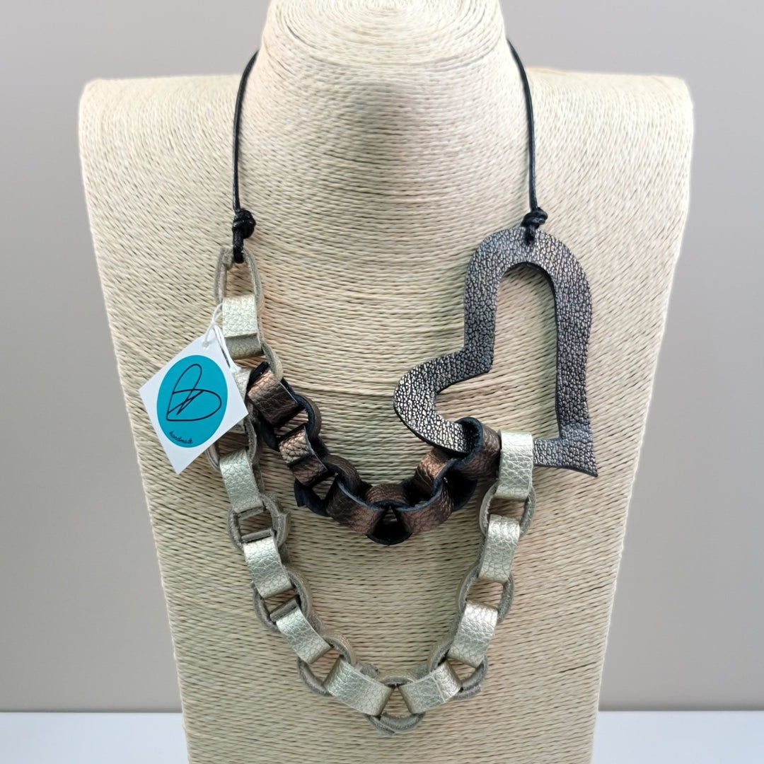 AMORE GOLDZoé Del Mar