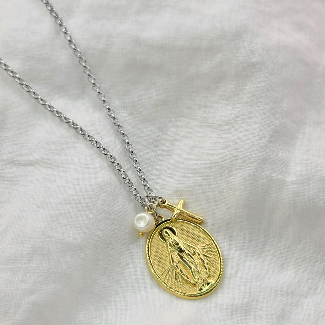 DIANISCOLLARZoé Del Mar