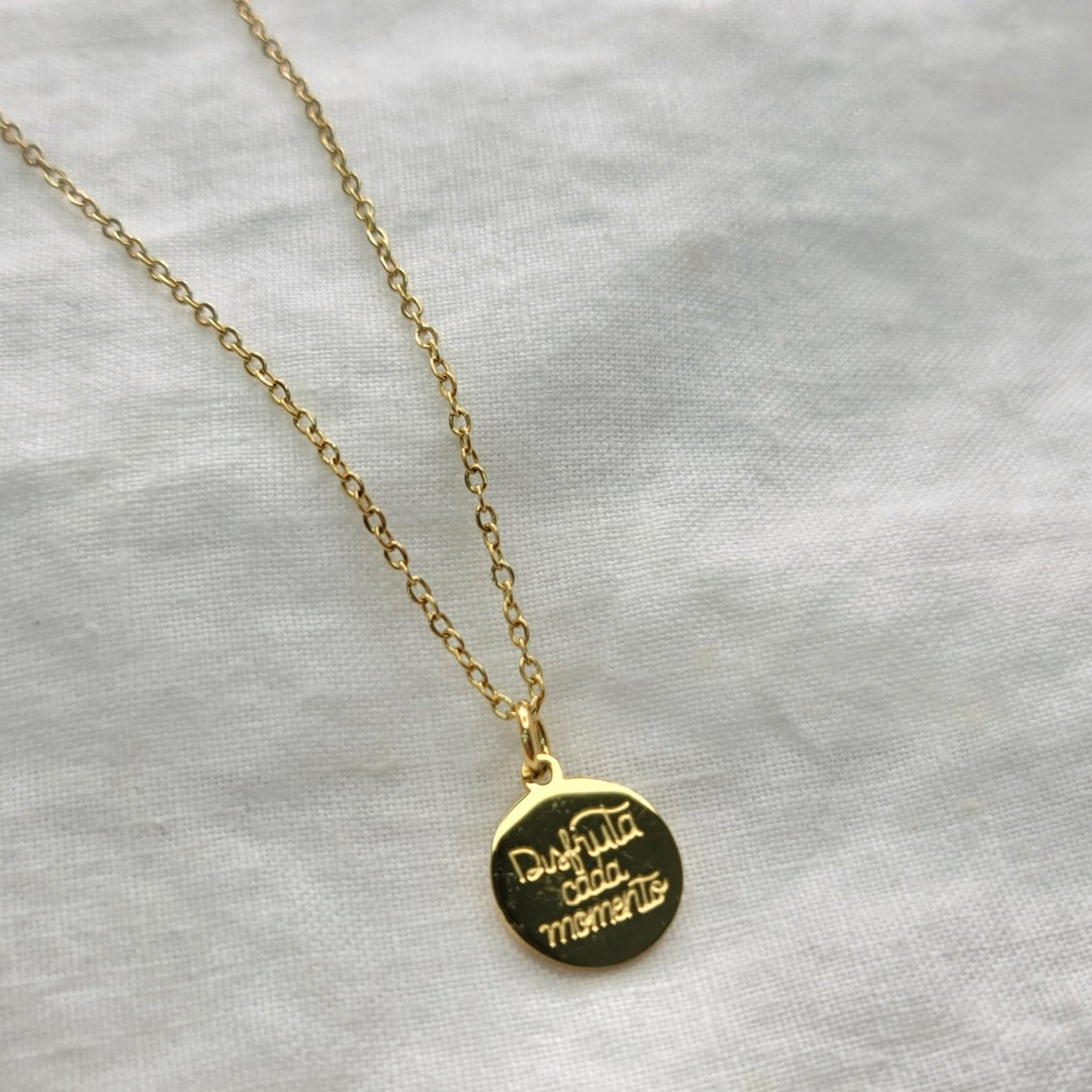 DISFRUTA CADA MOMENTOCOLLARZoé Del Mar