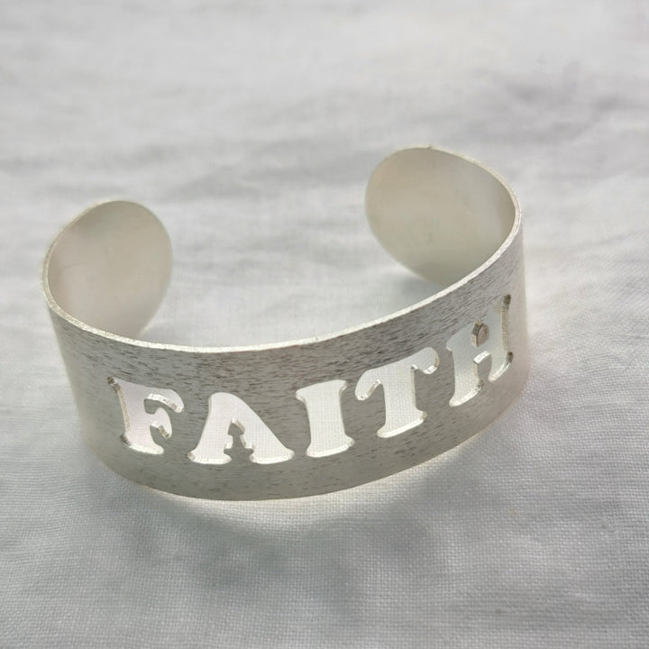 FÉ, ESPERANZA, AMORZoé Del Mar