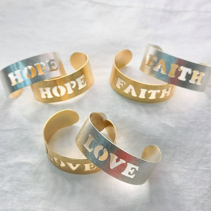 FÉ, ESPERANZA, AMORZoé Del Mar