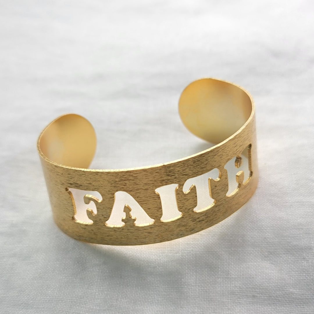 FÉ, ESPERANZA, AMORZoé Del Mar