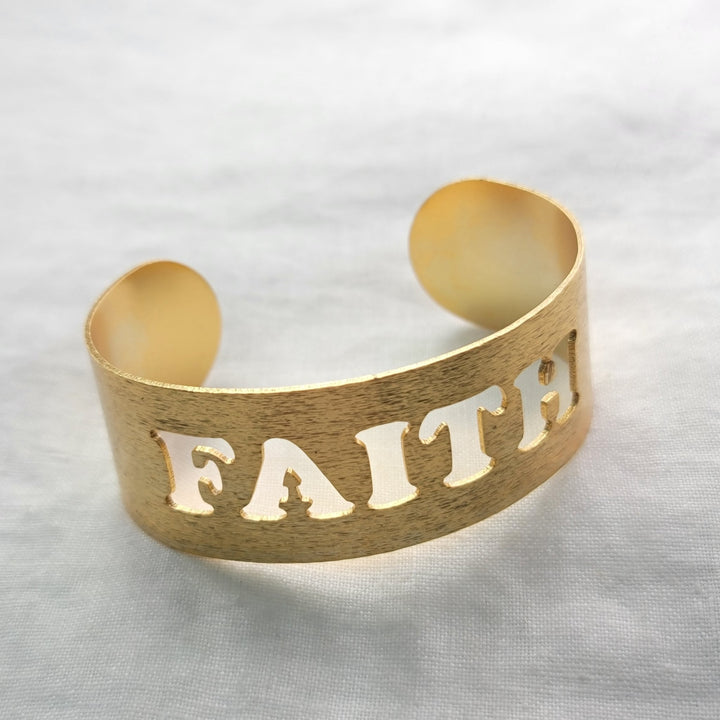 FÉ, ESPERANZA, AMORZoé Del Mar