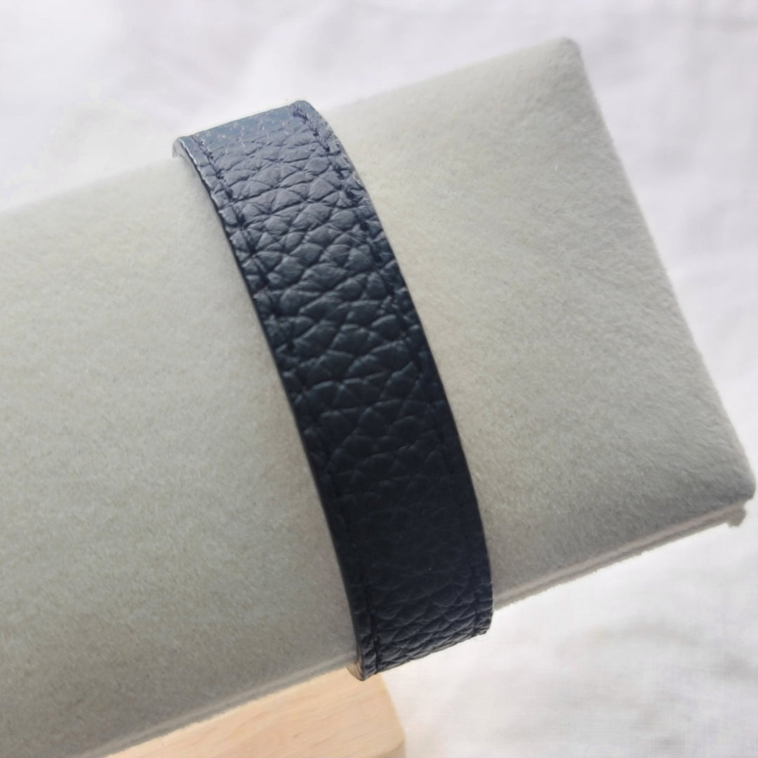 PULSERA EN CUEROPULSERAZoé Del Mar
