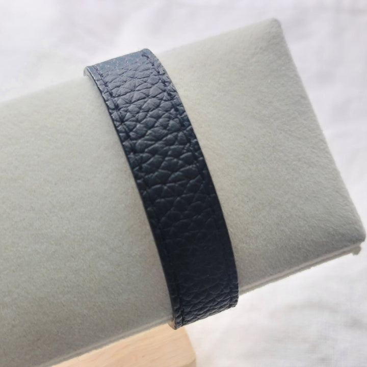 PULSERA EN CUEROPULSERAZoé Del Mar