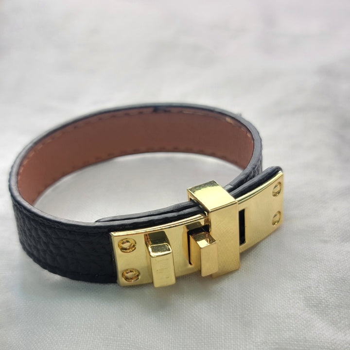 PULSERA EN CUEROPULSERAZoé Del Mar