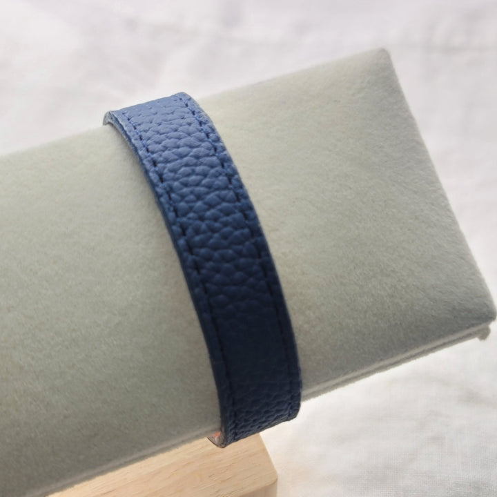 PULSERA EN CUEROPULSERAZoé Del Mar