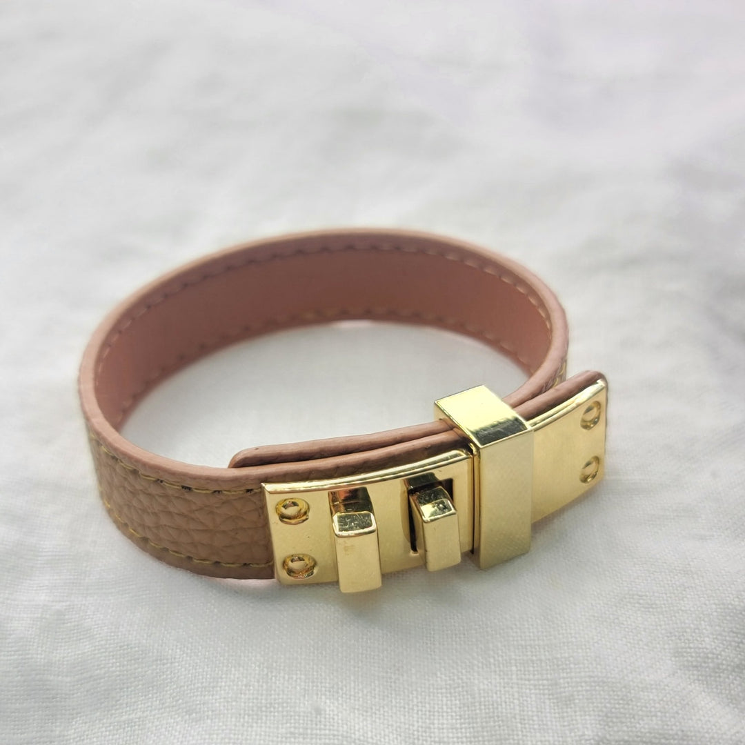PULSERA EN CUEROPULSERAZoé Del Mar