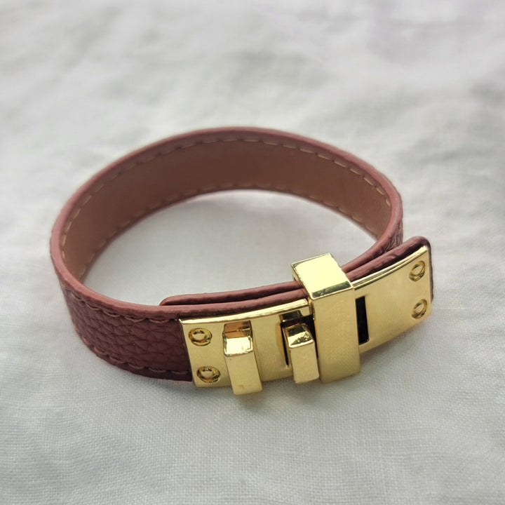 PULSERA EN CUEROPULSERAZoé Del Mar