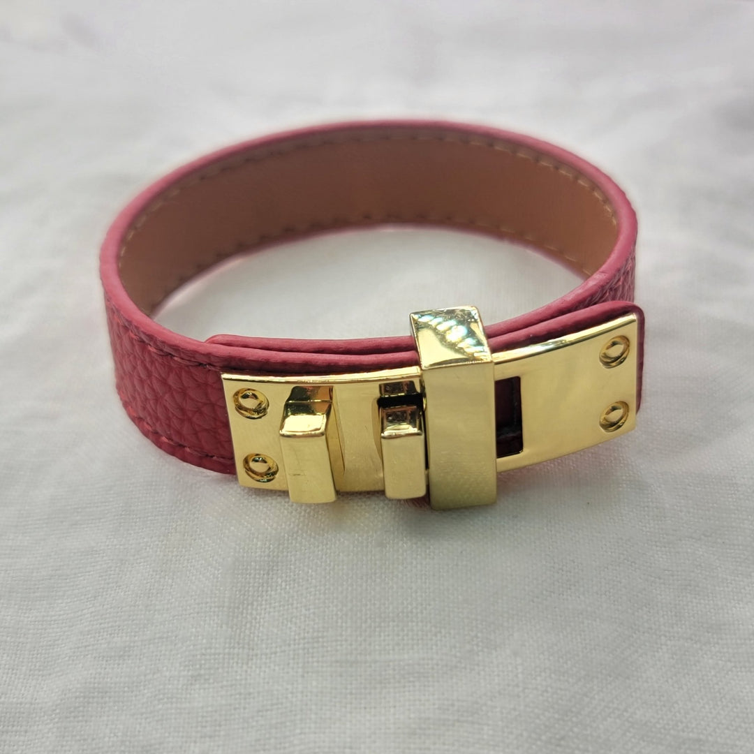 PULSERA EN CUEROPULSERAZoé Del Mar