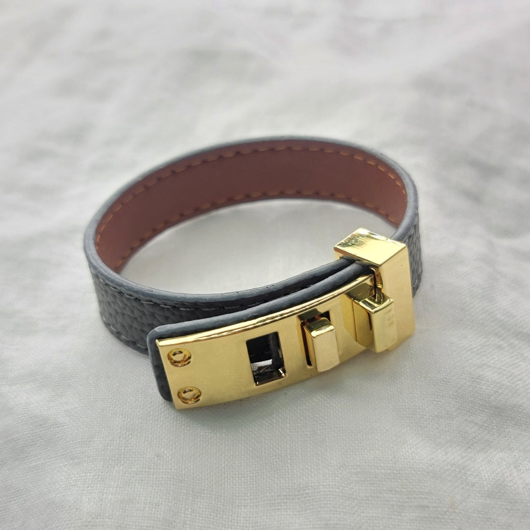 PULSERA EN CUEROPULSERAZoé Del Mar