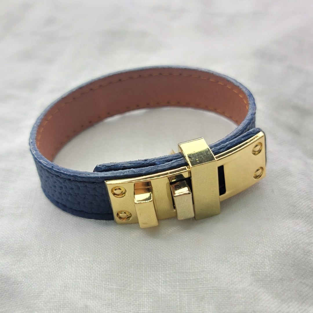 PULSERA EN CUEROPULSERAZoé Del Mar