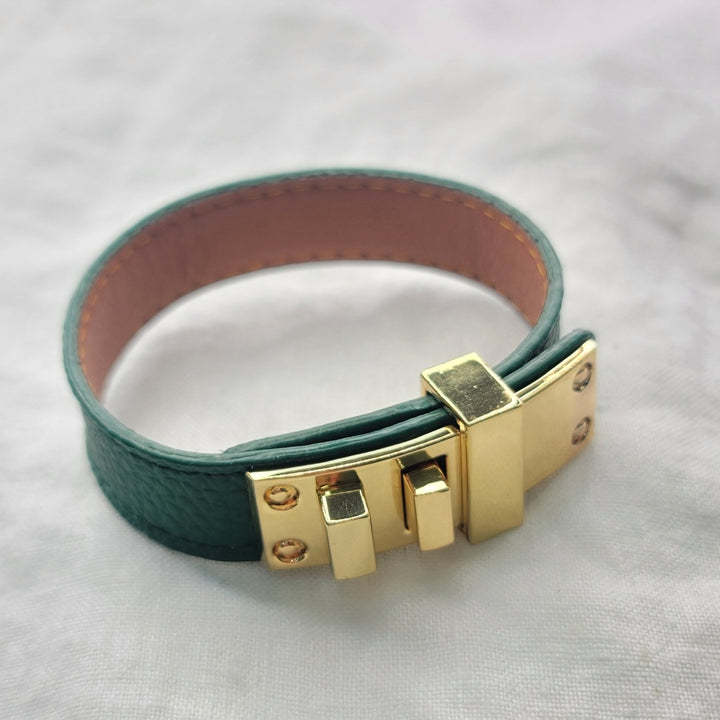 PULSERA EN CUEROPULSERAZoé Del Mar