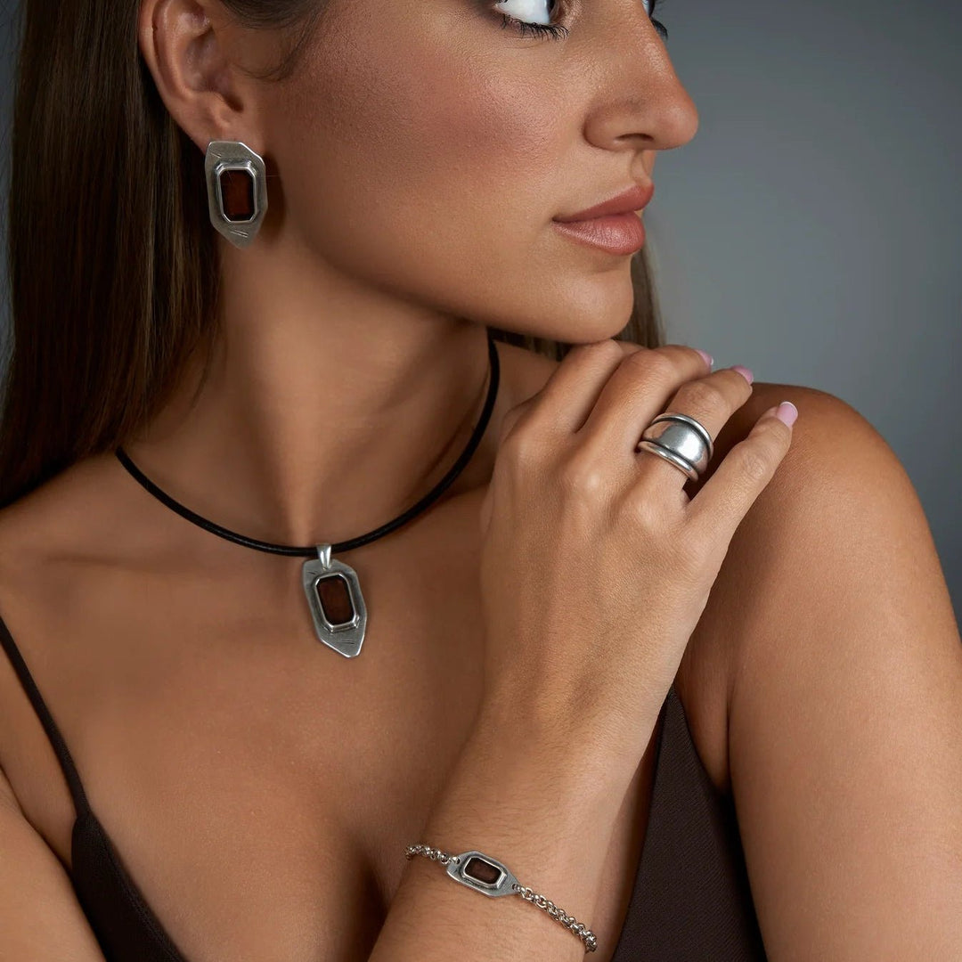 TALISMÁN CUERO GRANATEZoé Del Mar