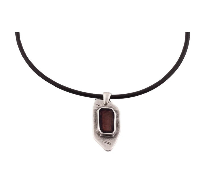 TALISMÁN CUERO GRANATEZoé Del Mar